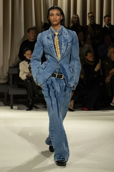 Look 5
